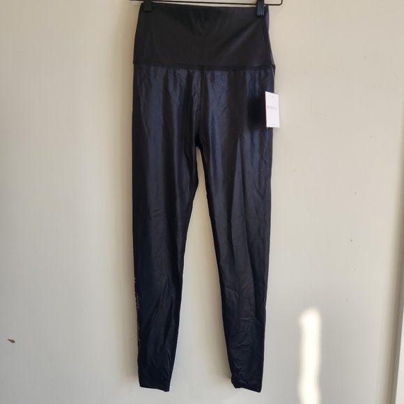 BEYOND YOGA GLOSS LEGGINGS - Picture 3 of 13